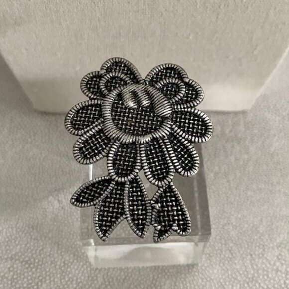 Dyrberg/Kern Guipure lace motif adjustable ring - Picture 1 of 7